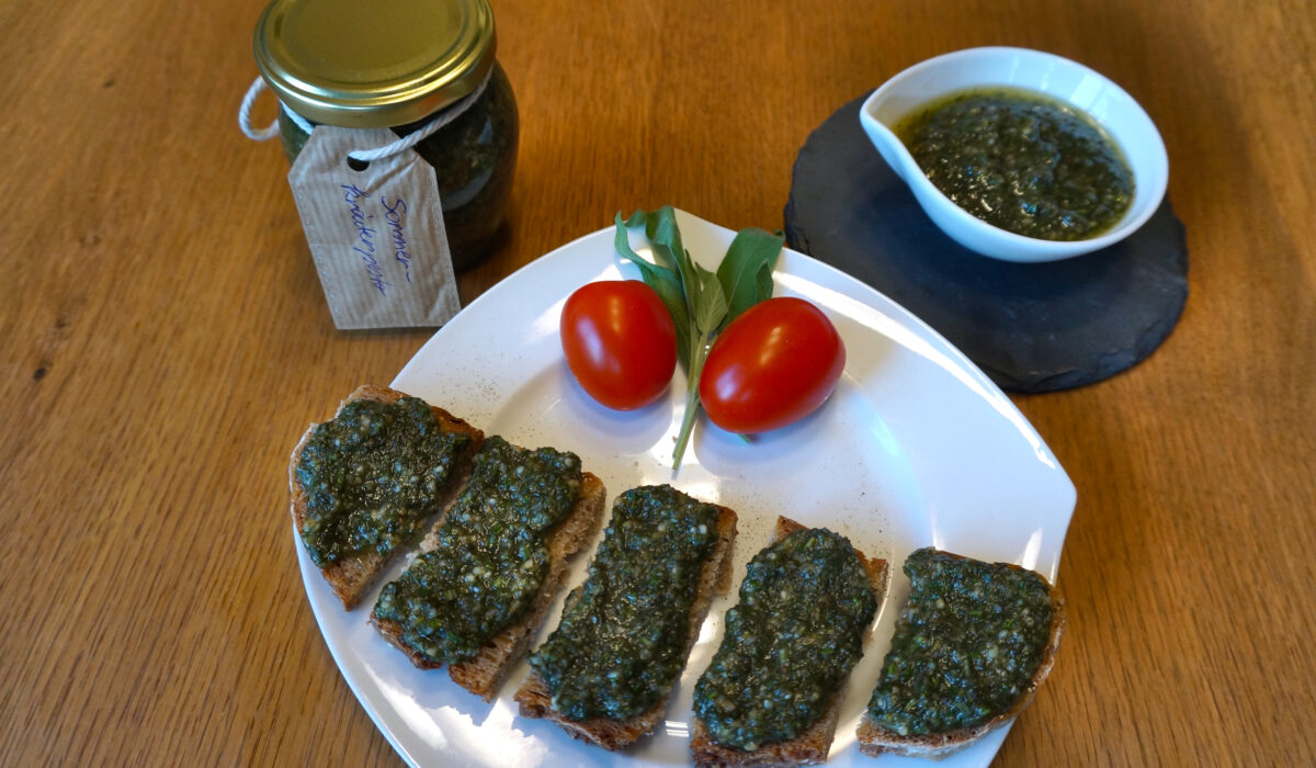 Kräuterpesto