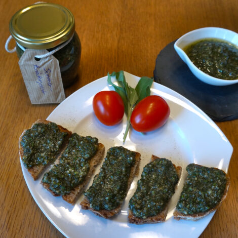 Kräuterpesto