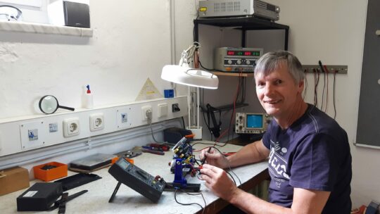 Ewald Grabner in seiner Werkstatt