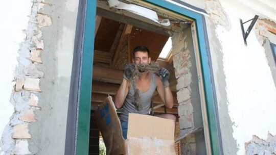 Fenster einbauen mit Hanfwolle