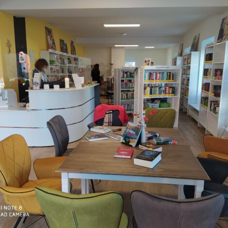 Empfangsbereich der Bibliothek in Atzenbrugg.