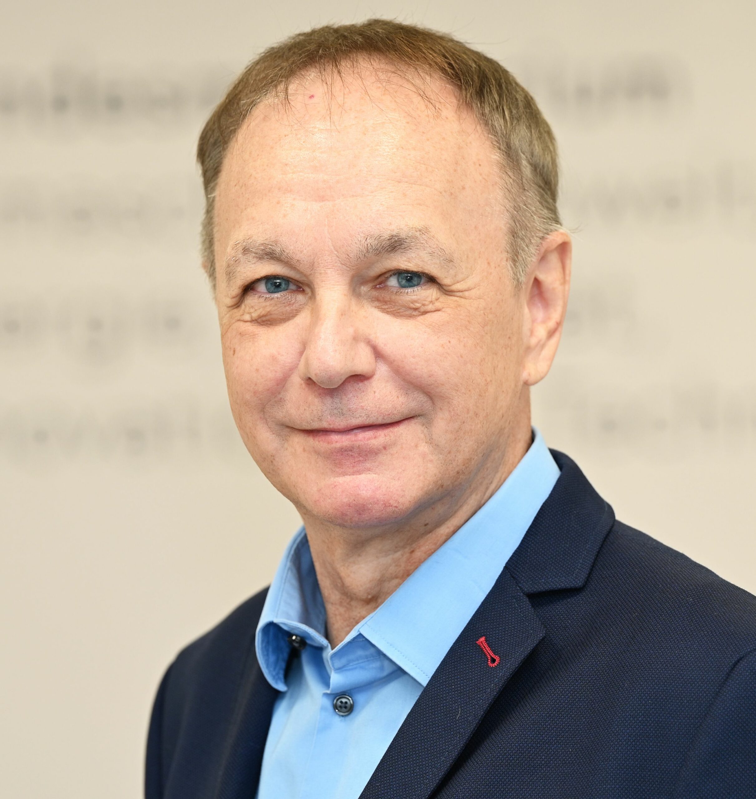 Dr. Peter Iwaniewicz