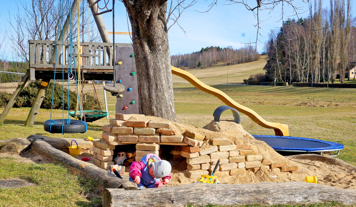 Naturspielplatz im Garten