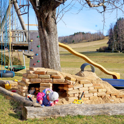 Naturspielplatz im Garten