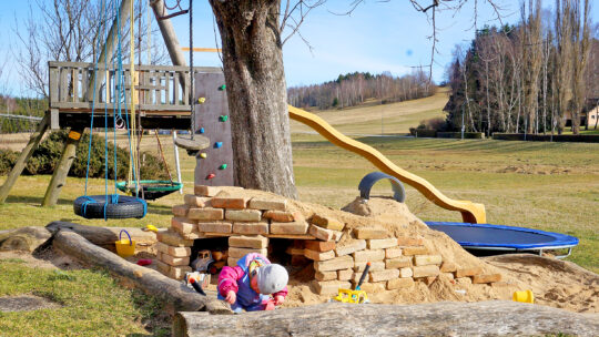 Naturspielplatz im Garten