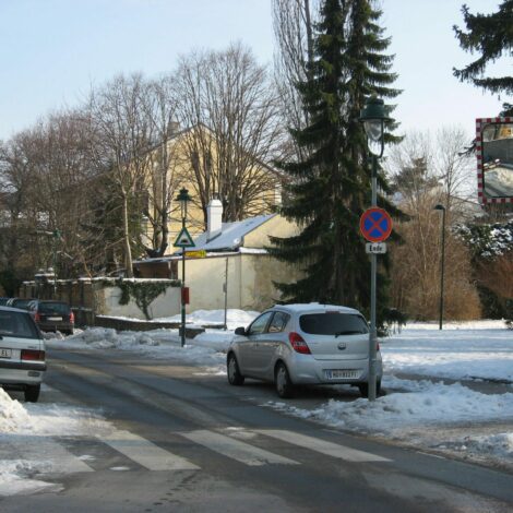 Geräumte Straße im Winter