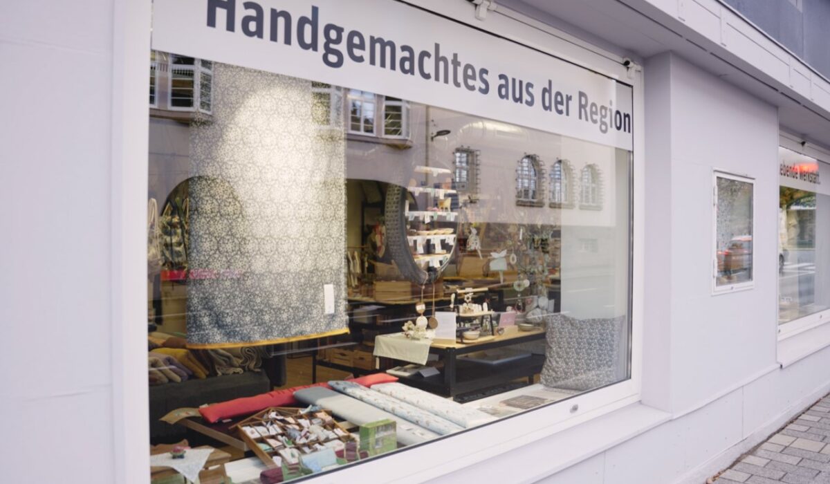 Auslage des Handarbeitsladen Nadel & Faden in Wieselburg