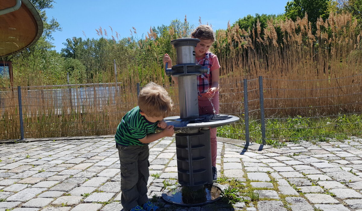 Trinkbrunnen versorgen und an öffentlichen Plätzen mit Trinkwasser