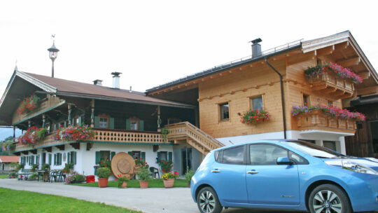 Urlaub am Bio-Bauernhof mit e-Auto
